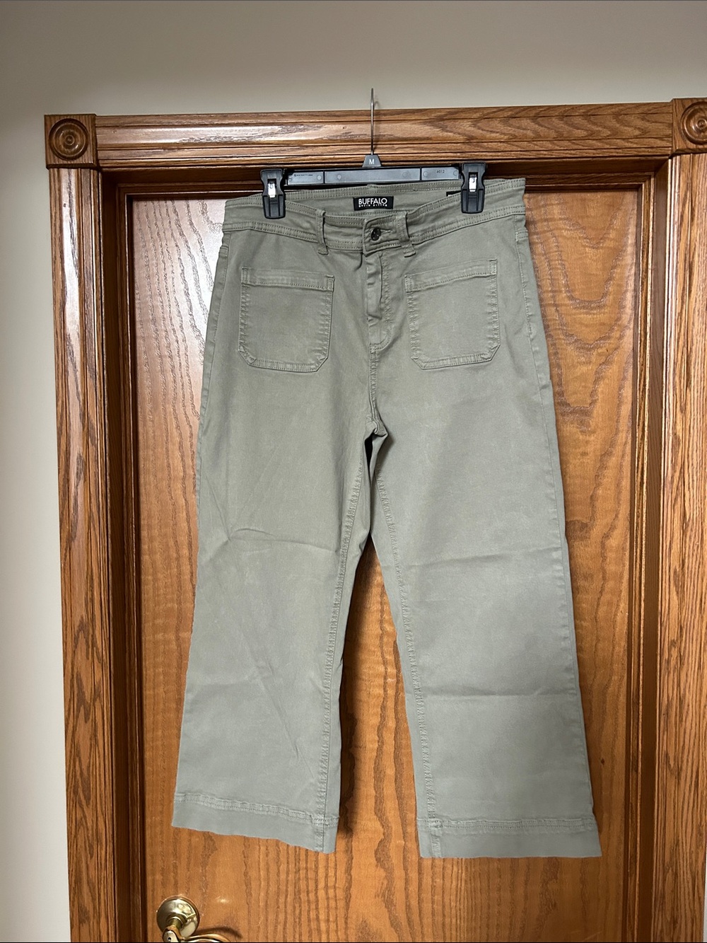 Buffalo David Bitton Sage Green Cropped Wide-Leg Pants- Like New size 12